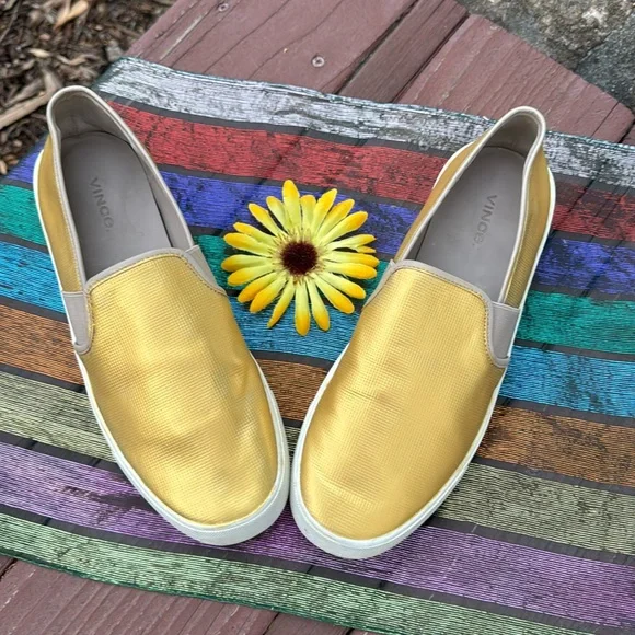 🩷 VINCE; Perforated Leather Blair Slip-On Sneaker in Metallic Gold; Wm. Sz. 9! - Picture 1 of 11